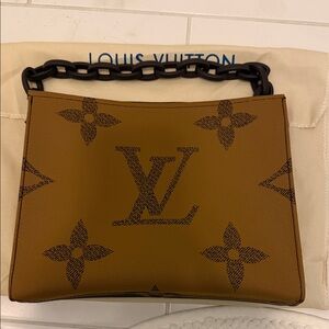 Louis Vuitton Monogram Oversized Logo Pochette in Cognac